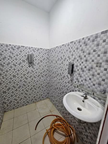 Shop for Rent in Kepong Baru (Kepong) - Jeffrey Tham - Bathroom - PropertyGuru.com.my