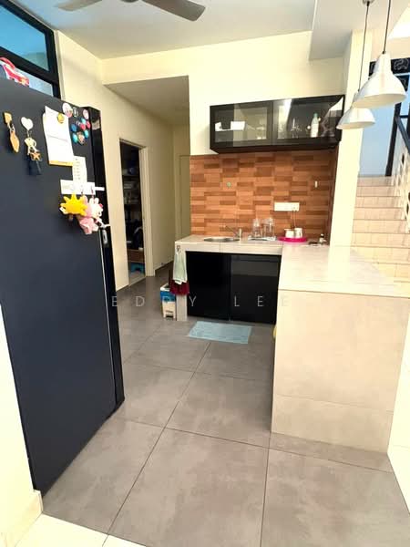 2 Storey Terrace House Taman Lagenda Mas Cheras untuk Untuk Disewa - RM 2,500 /bulan, Apr 2026 - Kitchen - PropertyGuru.com.my