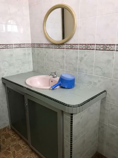 2-storey Terraced House for Sale in Taman Sepakat (Menglembu) - Qazin Khoo - Bathroom - PropertyGuru.com.my