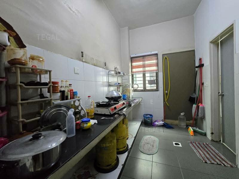 2-storey Terraced House for Sale in Setia Alam (Selangor) - Alex Lee - Kitchen - PropertyGuru.com.my