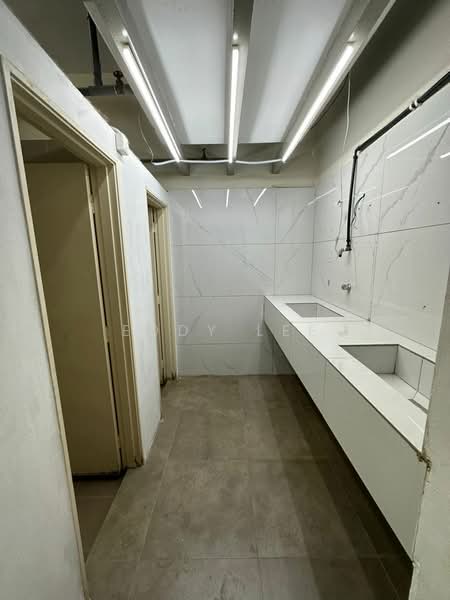 3 Storey Connaught Avenue Shop Taman Connaught Cheras untuk Untuk Dijual - RM 1,730,000, Mac 2026 - Interior - PropertyGuru.com.my