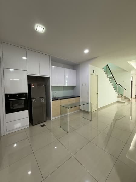 Taman Ungku Tun Aminah TUTA Tun Aminahs JB untuk Untuk Dijual - RM 1,380,000, Mac 2026 - Kitchen - PropertyGuru.com.my