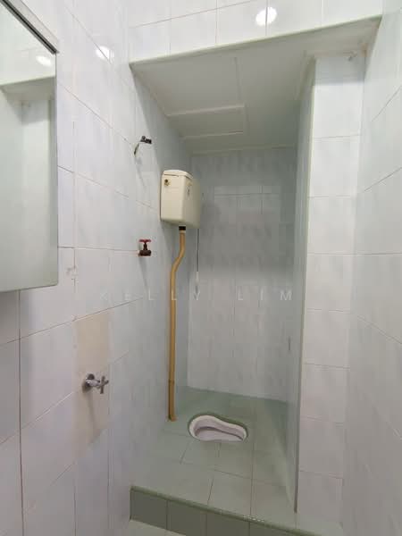 Taman Sri Muda untuk Untuk Disewa - RM 1,700 /bulan, Mac 2026 - Bathroom - PropertyGuru.com.my