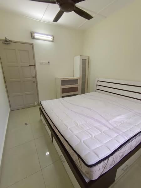 Taman Sri Muda untuk Untuk Disewa - RM 1,700 /bulan, Mac 2026 - Bedroom - PropertyGuru.com.my