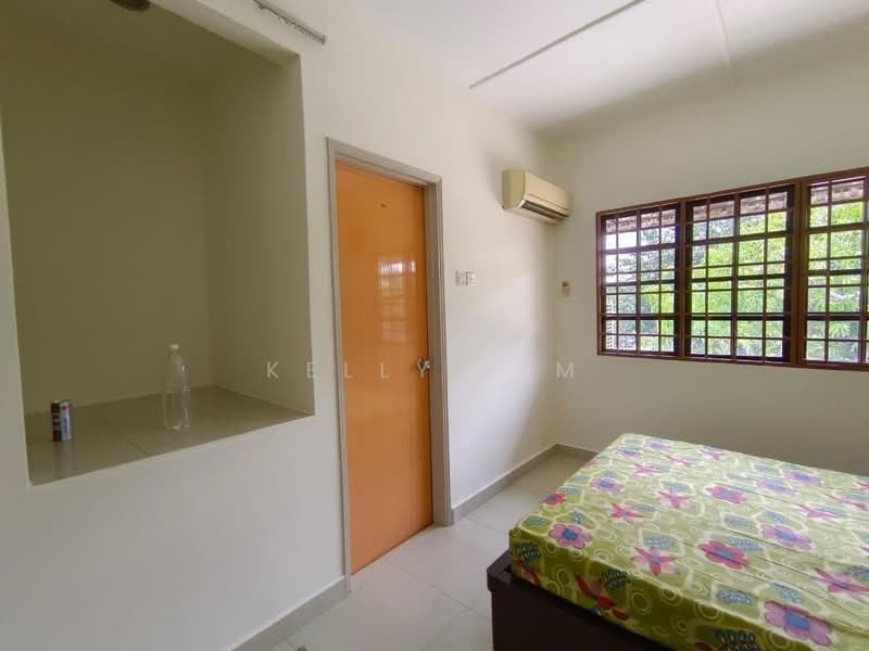 Taman Sri Muda untuk Untuk Disewa - RM 1,700 /bulan, Mac 2026 - Bedroom - PropertyGuru.com.my
