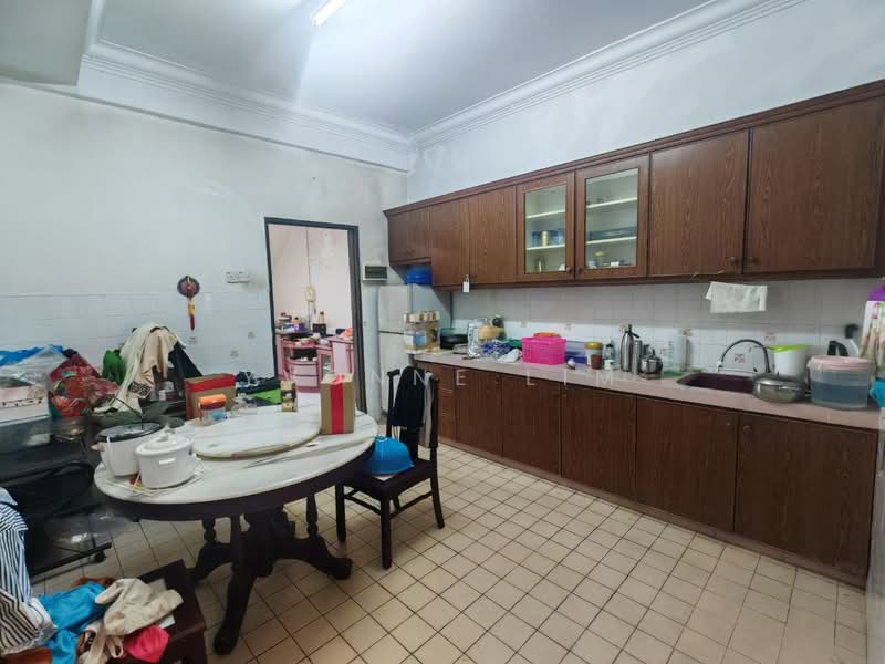 Taman Sri Intan untuk Untuk Dijual - RM 750,000, Mac 2026 - Kitchen - PropertyGuru.com.my