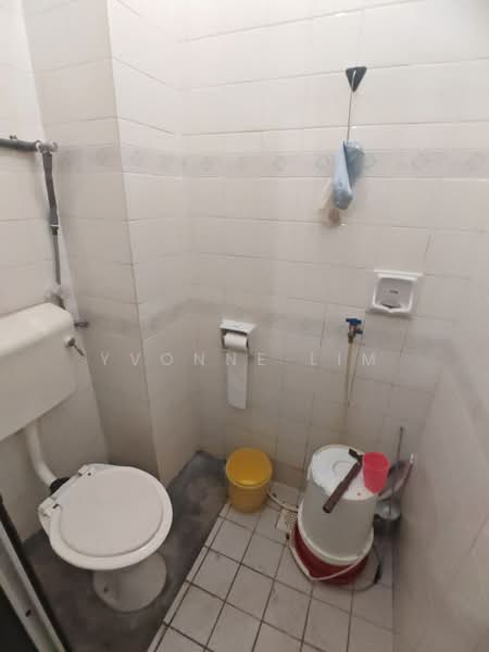 Taman Sri Intan untuk Untuk Dijual - RM 750,000, Mac 2026 - Bathroom - PropertyGuru.com.my