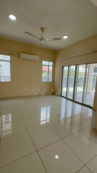 Amberley untuk Untuk Disewa - RM 1,600 /bulan, Mac 2026 - Living Room - PropertyGuru.com.my