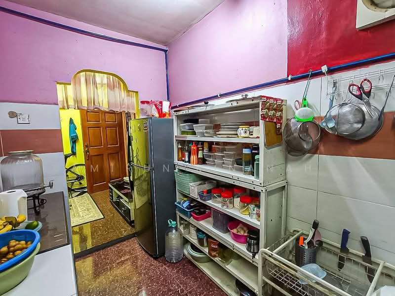 Apartment for Sale at Seri Mutiara - Amirun Kinanah - Kitchen - PropertyGuru.com.my