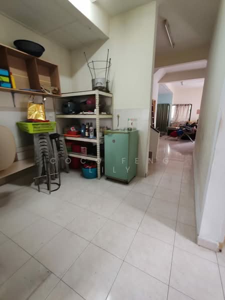 2-storey Terraced House for Sale in Taman Seri Austin (Tebrau) - Coco Feng Lily - Corridor - PropertyGuru.com.my