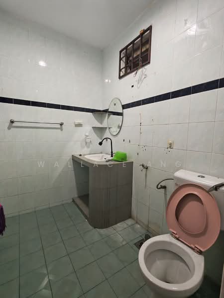 Taman Universiti untuk Untuk Dijual - RM 628,000, Mac 2026 - Bathroom - PropertyGuru.com.my