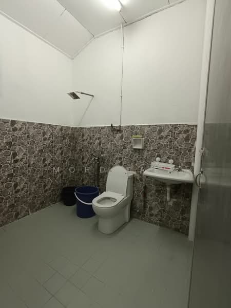 2-storey Terraced House for Sale in Taman Megah Ria (Masai) - Mohd Faez - Bathroom - PropertyGuru.com.my