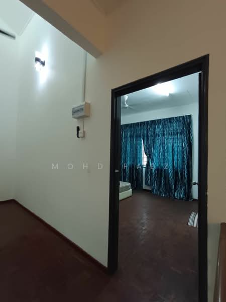 2-storey Terraced House for Sale in Taman Megah Ria (Masai) - Mohd Faez - Bedroom - PropertyGuru.com.my