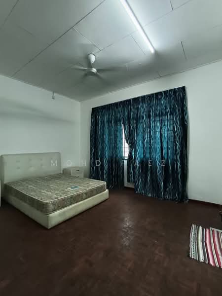 2-storey Terraced House for Sale in Taman Megah Ria (Masai) - Mohd Faez - Bedroom - PropertyGuru.com.my