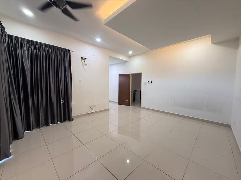 2-storey Terraced House for Sale in Taman Seri Austin (Tebrau) - Pauline Goh - Living Room - PropertyGuru.com.my