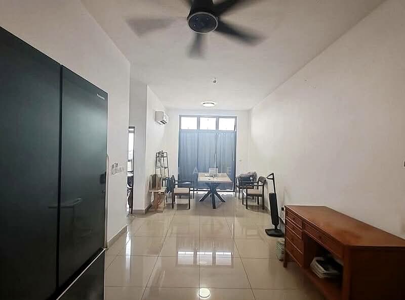 Service Residence for Sale at Twin Tower Residence - Elena Ewe - Dining Room - PropertyGuru.com.my