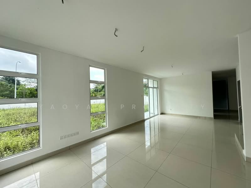 Cluster House for Sale in Taman Bestari Indah (Ulu Tiram) - Yaoyao Property - Living Room - PropertyGuru.com.my