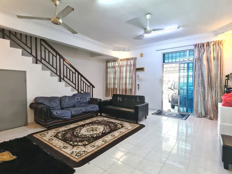 2-storey Terraced House for Sale in Johor Bahru (Johor) - Joreen Lee - Living Room - PropertyGuru.com.my