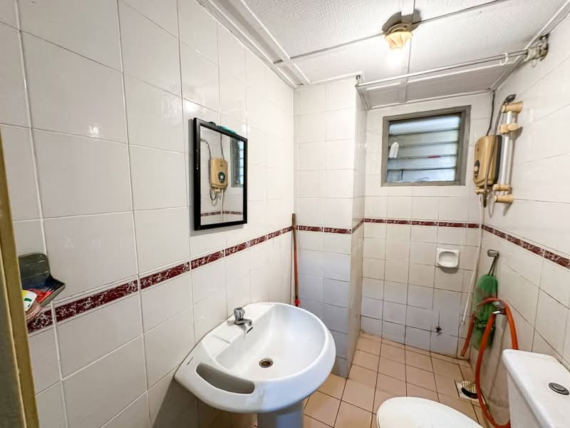 Condominium for Sale at Greenpark - Ahmad Ikhwan Arif - Bathroom - PropertyGuru.com.my