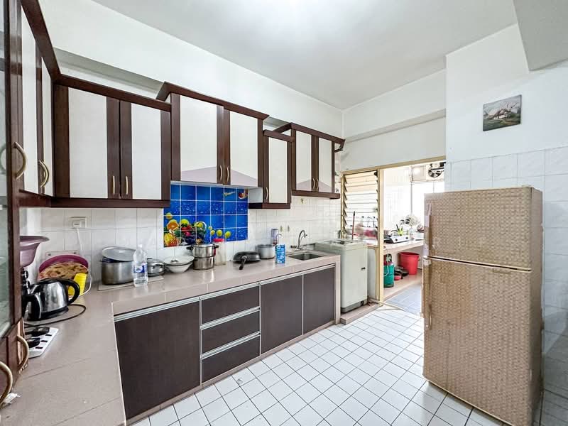 Condominium for Sale at Greenpark - Ahmad Ikhwan Arif - Kitchen - PropertyGuru.com.my