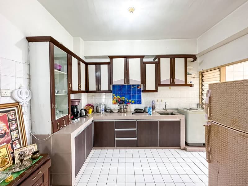 Condominium for Sale at Greenpark - Ahmad Ikhwan Arif - Kitchen - PropertyGuru.com.my