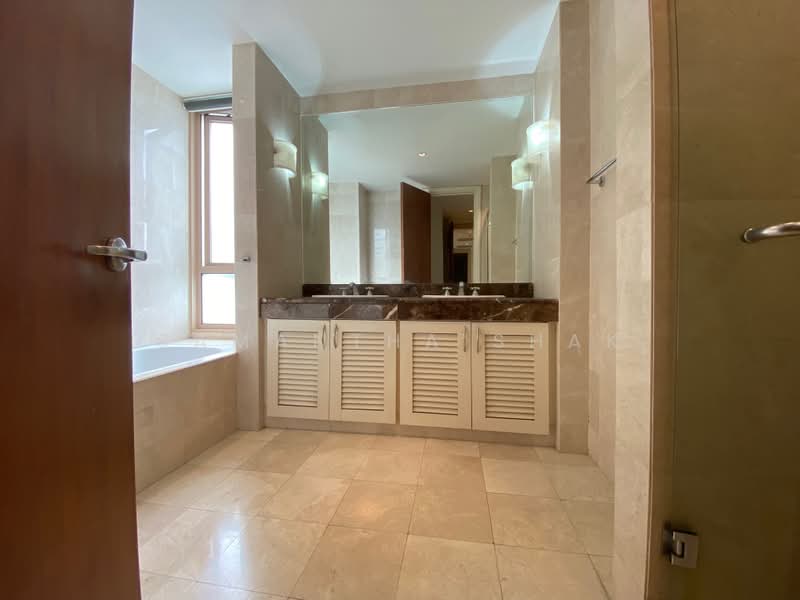 Kondominium untuk Disewa di Hampshire Park Condominium - Samantha Shak - Bathroom - PropertyGuru.com.my