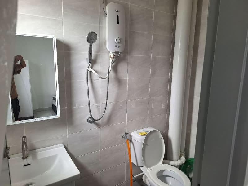 Pangsapuri untuk Dijual di Puncak Saujana - Jesslyn Lee - Bathroom - PropertyGuru.com.my