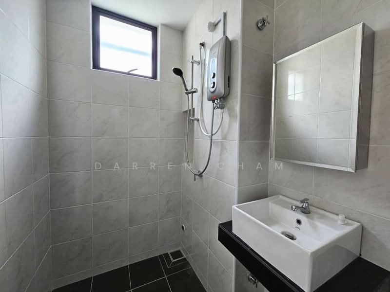Rumah Bandar untuk Disewa di Bandar Cassia (Batu Kawan) - Darren Cham - Bathroom - PropertyGuru.com.my