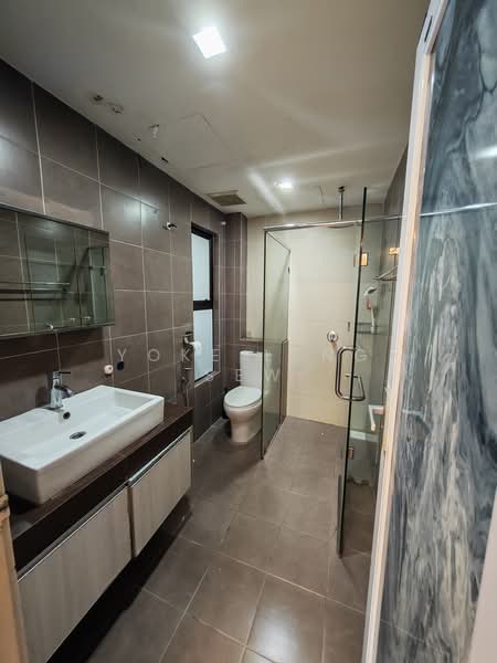 Kondominium untuk Dijual di Atmosfera Kondominium - Yoke Leng Sew - Bathroom - PropertyGuru.com.my