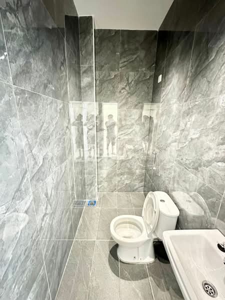 Semi-Detached House for Sale in Taman Sri Skudai (Skudai) - YC Fung - Bathroom - PropertyGuru.com.my