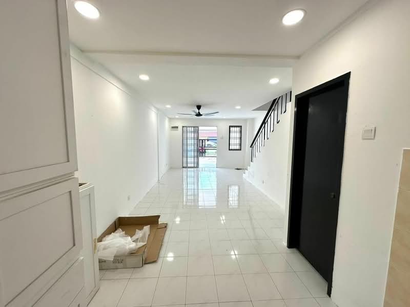 2-storey Terraced House for Rent in Taman Sri Putri (Kulai) - Eunice Ng - Living Room - PropertyGuru.com.my