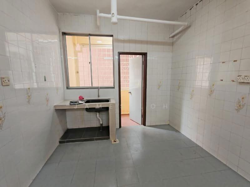 Apartment for Rent at Subang Perdana Goodyear Court 8 - James Loh - Kitchen - PropertyGuru.com.my