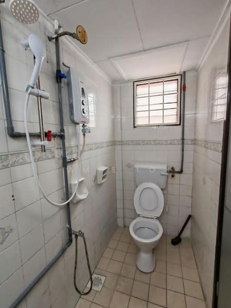 Apartment for Rent at Subang Perdana Goodyear Court 8 - James Loh - Bathroom - PropertyGuru.com.my