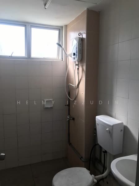 Condominium for Sale at Cyberia Smart Homes - HELMY IZZUDIN - Bathroom - PropertyGuru.com.my