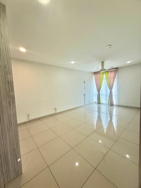 D'Ambience Residences (Pangsapuri Ikatan Flora) untuk Untuk Dijual - RM 580,000, Mac 2026 - Living Room - PropertyGuru.com.my