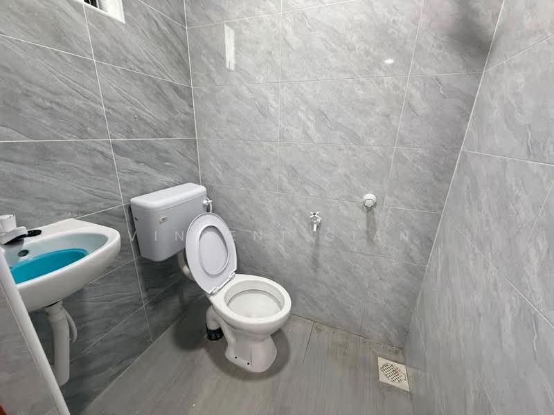 Saleng untuk Untuk Dijual - RM 440,000, Mac 2026 - Bathroom - PropertyGuru.com.my