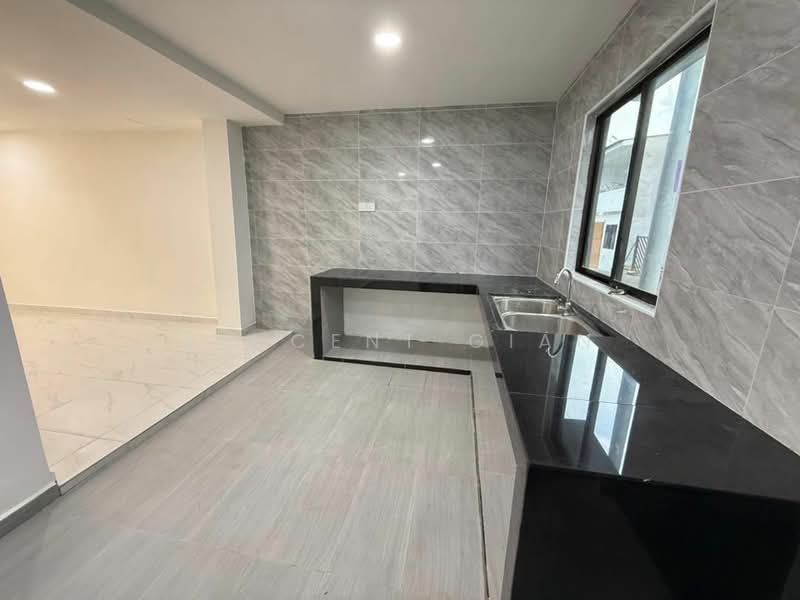 Saleng untuk Untuk Dijual - RM 440,000, Mac 2026 - Kitchen - PropertyGuru.com.my