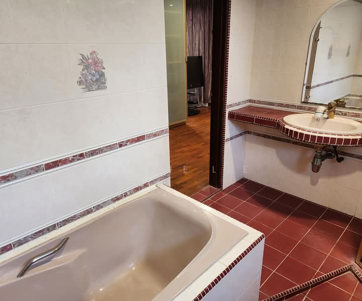 Bungalow for Sale in Jalan Tun Razak (KL City Centre) - Elaine Lee - Bathroom - PropertyGuru.com.my