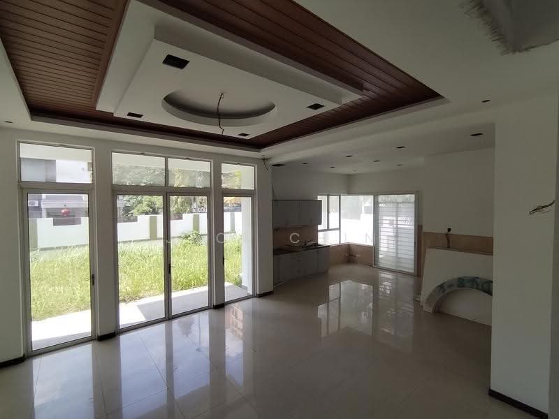 Rumah Berkembar untuk Dijual di Happy Garden (Kuchai Lama) - Jack Chin - Living Room - PropertyGuru.com.my