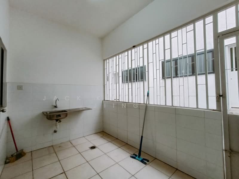 2-storey Terraced House for Sale in Setia Alam (Selangor) - Jack Khor Phor Jiing - Kitchen - PropertyGuru.com.my