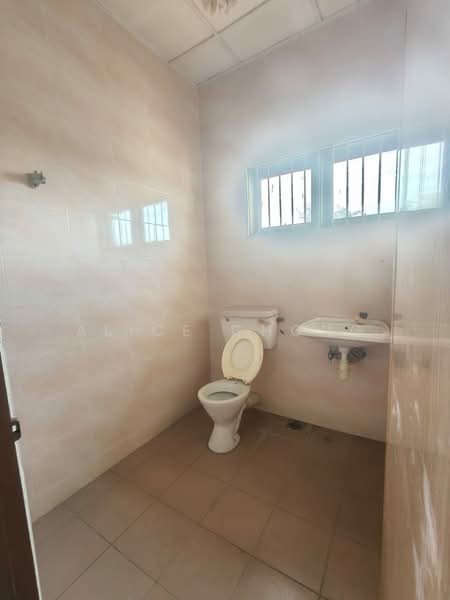 2-storey Terraced House for Sale in Kajang (Selangor) - Alice Chong - Bathroom - PropertyGuru.com.my