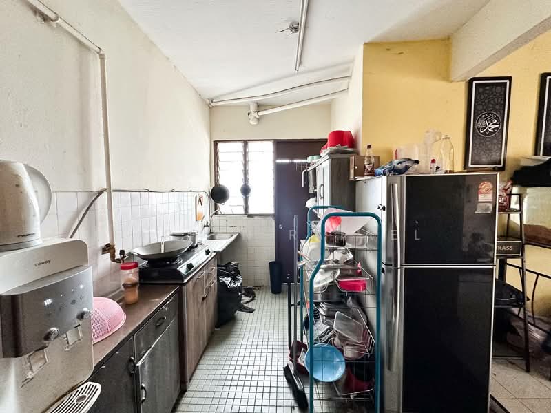 Flat for Sale at Apartment Desa Tasik Fasa 6A - Farhan Rafael - Kitchen - PropertyGuru.com.my