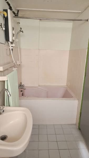 O.G. Heights untuk Untuk Disewa - RM 1,700 /bulan, Mac 2026 - Bathroom - PropertyGuru.com.my