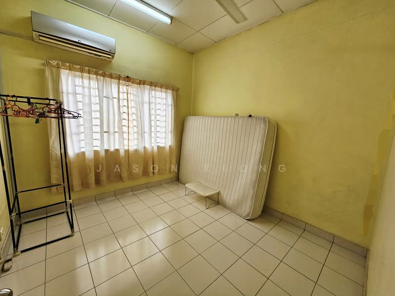 2-storey Terraced House for Sale in Taman Puchong Tekali (Puchong) - Jason Keong - Bedroom - PropertyGuru.com.my