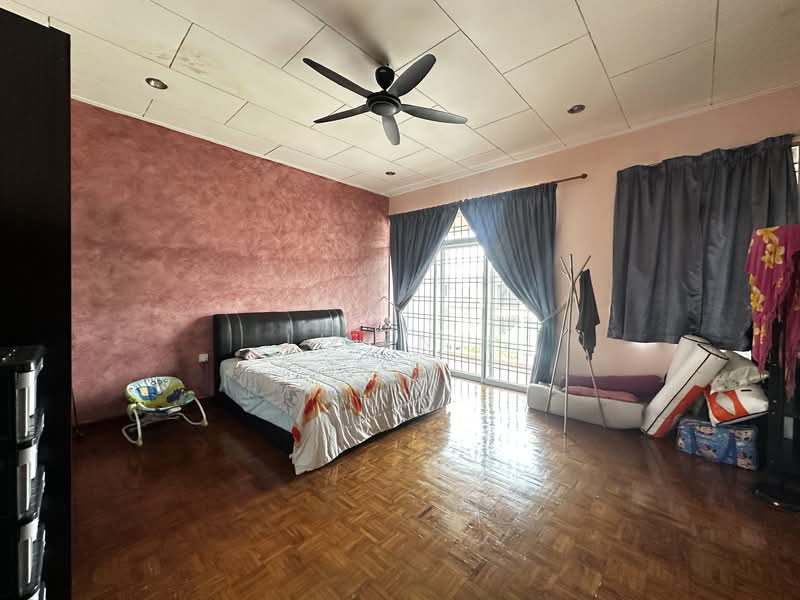 Semi-Detached House for Sale in Taman Bukit Jaya (Ulu Tiram) - Lifen . - Bedroom - PropertyGuru.com.my