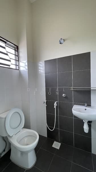 Bukit Kuda untuk Untuk Disewa - RM 1,900 /bulan, Mac 2026 - Bathroom - PropertyGuru.com.my
