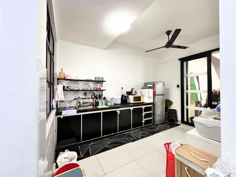 Mutiara Rini Mutiaras Rinis untuk Untuk Dijual - RM 990,000, Mac 2026 - Kitchen - PropertyGuru.com.my