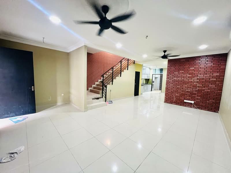 Bangi Avenue untuk Untuk Dijual - RM 600,000, Mac 2026 - Living Room - PropertyGuru.com.my
