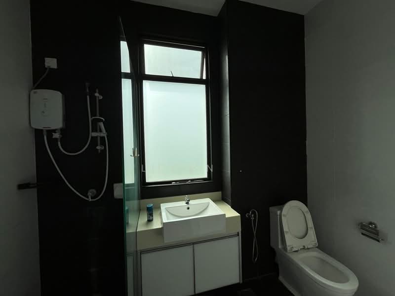 Terraced House for Sale in Kota Masai (Pasir Gudang) - Lifen . - Bathroom - PropertyGuru.com.my