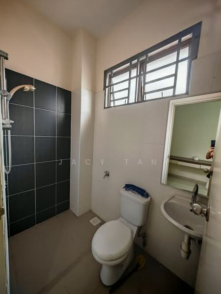 Semi-Detached House for Sale in Taman Putri Kulai (Kulai) - Jacy Tan - Bathroom - PropertyGuru.com.my